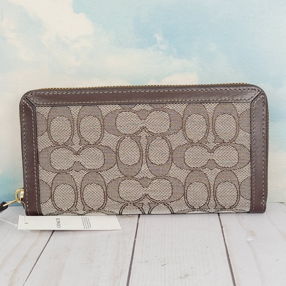 COACH Accordion Zip Wallet Jacquard Oak Maple